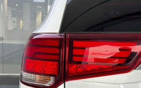 Mitsubishi Outlander III рестайлинг 3, 2022 год, 2 800 000 рублей, 12 фотография