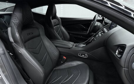 Aston Martin DBS III, 2021 год, 28 000 000 рублей, 18 фотография