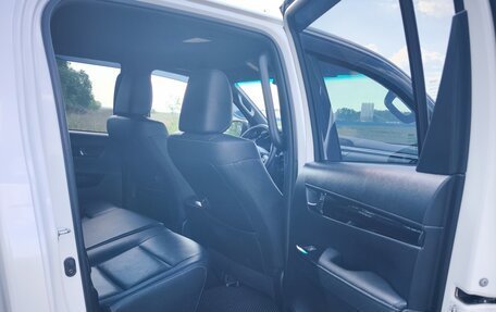 Toyota Hilux VIII, 2018 год, 4 000 000 рублей, 6 фотография