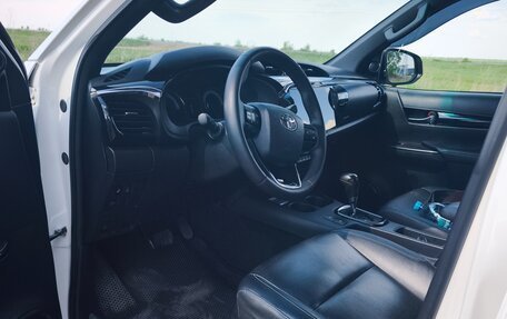 Toyota Hilux VIII, 2018 год, 4 000 000 рублей, 9 фотография