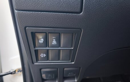Toyota Hilux VIII, 2018 год, 4 000 000 рублей, 11 фотография
