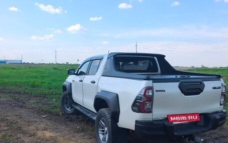 Toyota Hilux VIII, 2018 год, 4 000 000 рублей, 16 фотография