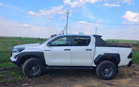Toyota Hilux VIII, 2018 год, 4 000 000 рублей, 17 фотография