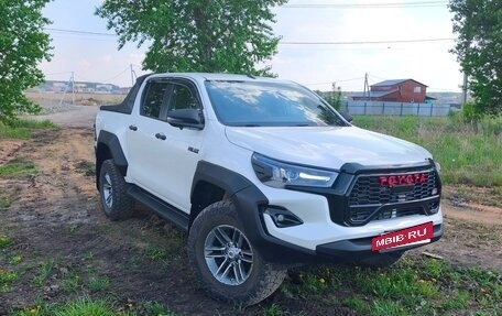 Toyota Hilux VIII, 2018 год, 4 000 000 рублей, 21 фотография
