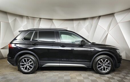 Volkswagen Tiguan II, 2020 год, 2 335 000 рублей, 6 фотография
