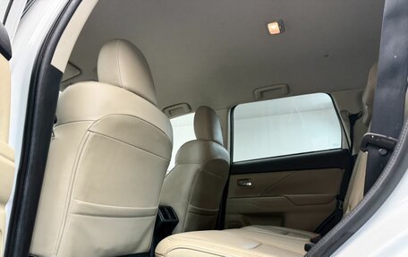 Mitsubishi Outlander III рестайлинг 3, 2019 год, 1 898 000 рублей, 11 фотография