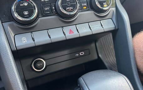 Skoda Karoq I, 2020 год, 3 000 000 рублей, 34 фотография