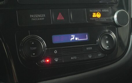 Mitsubishi Outlander III рестайлинг 3, 2014 год, 1 199 000 рублей, 13 фотография