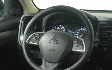 Mitsubishi Outlander III рестайлинг 3, 2014 год, 1 199 000 рублей, 16 фотография