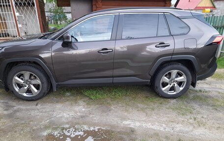 Toyota RAV4, 2020 год, 3 100 000 рублей, 3 фотография