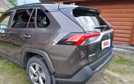 Toyota RAV4, 2020 год, 3 100 000 рублей, 4 фотография