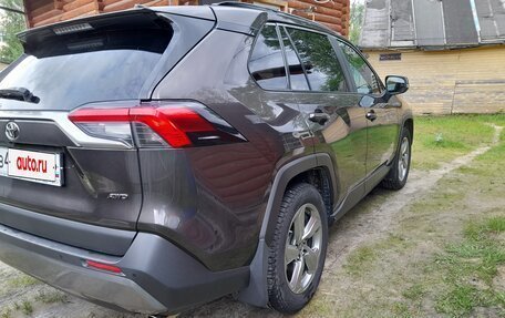 Toyota RAV4, 2020 год, 3 100 000 рублей, 6 фотография