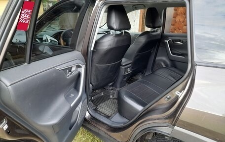 Toyota RAV4, 2020 год, 3 100 000 рублей, 11 фотография