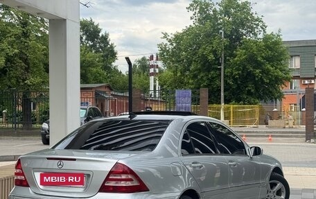 Mercedes-Benz C-Класс, 2005 год, 530 000 рублей, 3 фотография