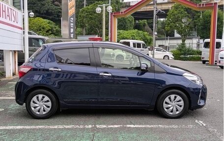Toyota Vitz, 2019 год, 870 000 рублей, 5 фотография