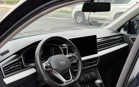 Volkswagen Tiguan II, 2022 год, 1 850 001 рублей, 11 фотография