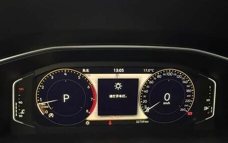 Volkswagen Tiguan II, 2022 год, 1 850 001 рублей, 10 фотография