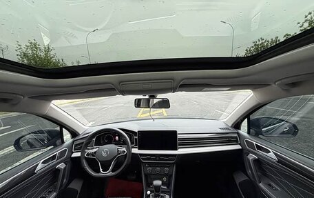 Volkswagen Tiguan II, 2022 год, 1 850 001 рублей, 9 фотография