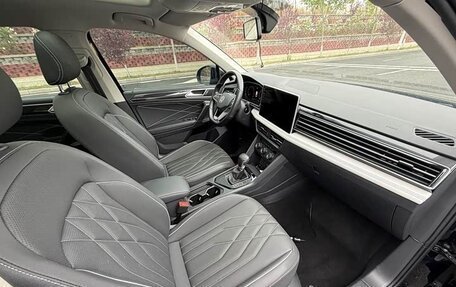 Volkswagen Tiguan II, 2022 год, 1 850 001 рублей, 7 фотография