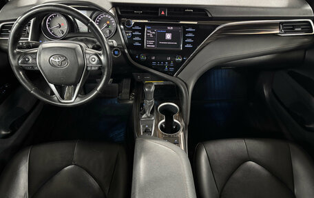 Toyota Camry, 2021 год, 2 299 000 рублей, 9 фотография