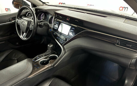 Toyota Camry, 2021 год, 2 299 000 рублей, 12 фотография