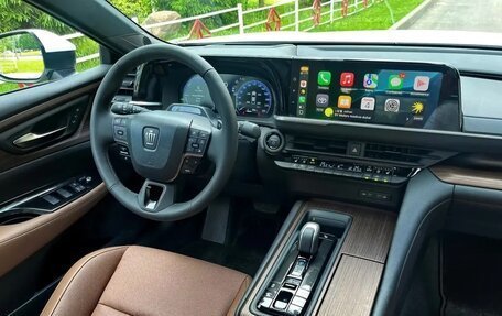 Toyota Crown, 2025 год, 9 000 000 рублей, 12 фотография