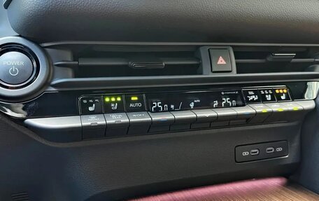 Toyota Crown, 2025 год, 9 000 000 рублей, 16 фотография