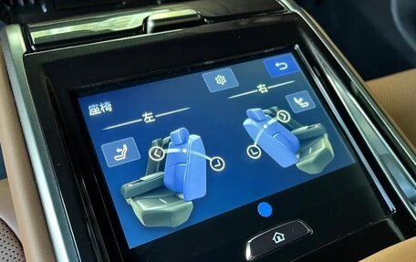Toyota Crown, 2025 год, 9 000 000 рублей, 24 фотография