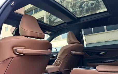 Toyota Crown, 2025 год, 9 000 000 рублей, 23 фотография
