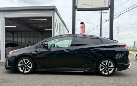Toyota Prius IV XW50, 2018 год, 1 350 000 рублей, 6 фотография