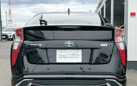 Toyota Prius IV XW50, 2018 год, 1 350 000 рублей, 5 фотография