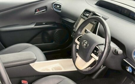 Toyota Prius IV XW50, 2018 год, 1 350 000 рублей, 11 фотография