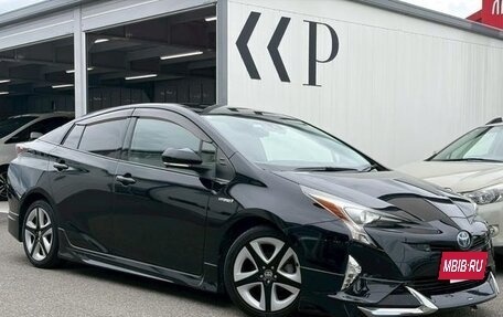 Toyota Prius IV XW50, 2018 год, 1 350 000 рублей, 2 фотография