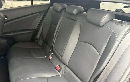 Toyota Prius IV XW50, 2018 год, 1 350 000 рублей, 14 фотография