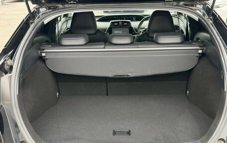 Toyota Prius IV XW50, 2018 год, 1 350 000 рублей, 15 фотография