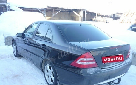 Mercedes-Benz C-Класс, 2006 год, 550 000 рублей, 3 фотография