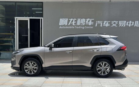 Toyota RAV4, 2024 год, 3 580 000 рублей, 4 фотография