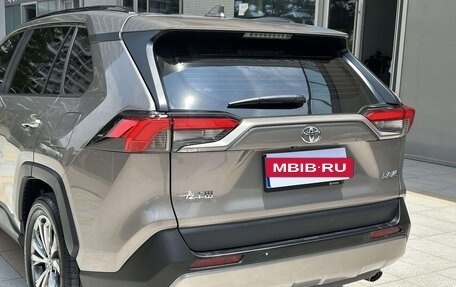 Toyota RAV4, 2024 год, 3 580 000 рублей, 8 фотография