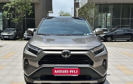 Toyota RAV4, 2024 год, 3 580 000 рублей, 2 фотография
