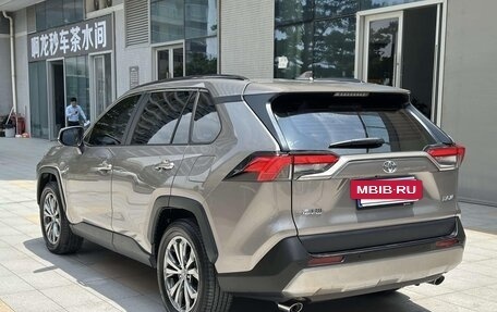 Toyota RAV4, 2024 год, 3 580 000 рублей, 7 фотография