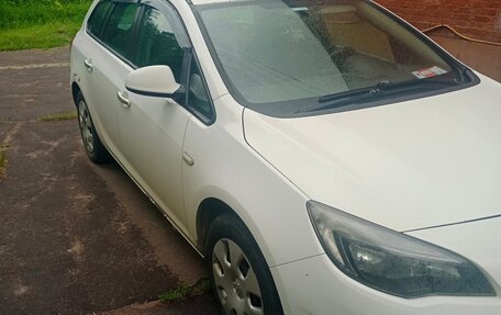 Opel Astra J, 2014 год, 680 000 рублей, 2 фотография