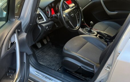 Opel Astra J, 2012 год, 780 000 рублей, 2 фотография