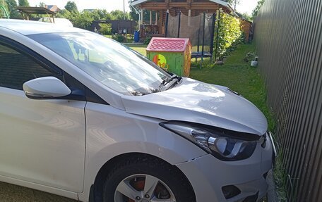 Hyundai Elantra V, 2013 год, 580 000 рублей, 2 фотография