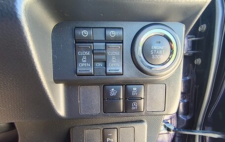 Toyota Roomy I, 2020 год, 1 420 000 рублей, 28 фотография
