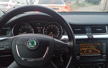 Skoda Superb III рестайлинг, 2012 год, 1 030 000 рублей, 5 фотография
