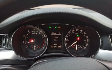 Skoda Superb III рестайлинг, 2012 год, 1 030 000 рублей, 7 фотография