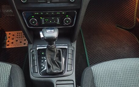 Skoda Superb III рестайлинг, 2012 год, 1 030 000 рублей, 6 фотография