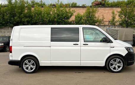 Volkswagen Transporter T6 рестайлинг, 2019 год, 2 880 000 рублей, 5 фотография