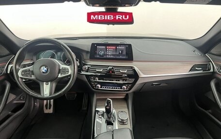BMW 5 серия, 2017 год, 4 390 000 рублей, 11 фотография