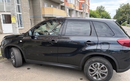 Suzuki Vitara II рестайлинг, 2021 год, 2 400 000 рублей, 6 фотография